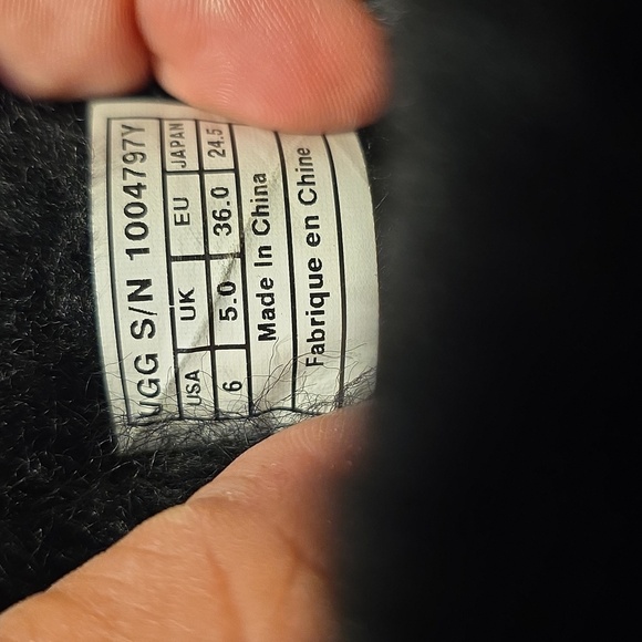 UGG Bailey Bow Bling' Boot Youth Size 6 Fits Women’s size 7 - Picture 3 of 14